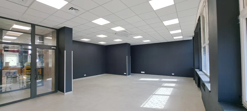 Торгова площа 74 м², 1 поверх