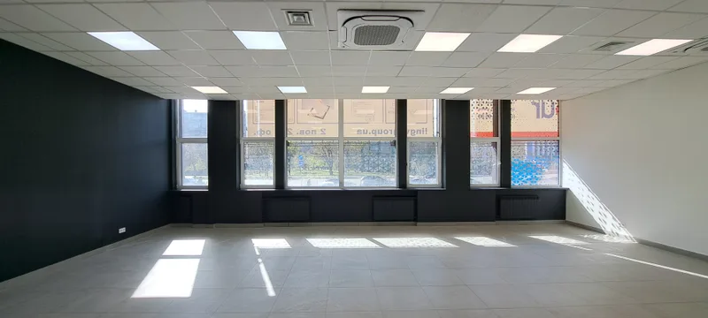 Торгова площа 74 м², 1 поверх