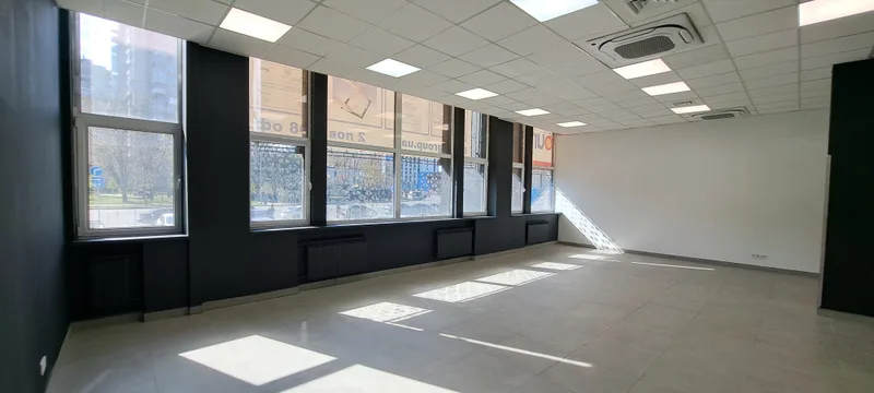Торгова площа 74 м², 1 поверх