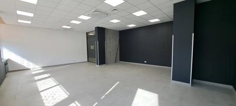 Торгова площа 74 м², 1 поверх