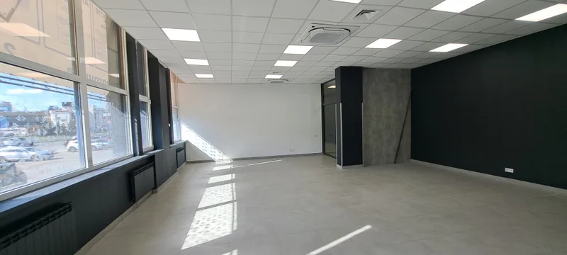 Торгова площа 74 м², 1 поверх